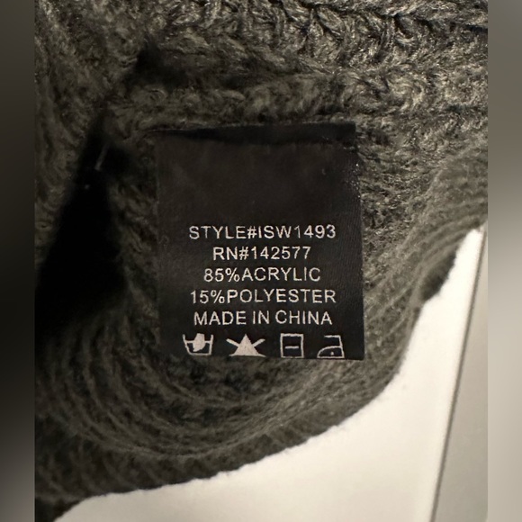 Preloved Knit Sweater - Picture 7 of 7